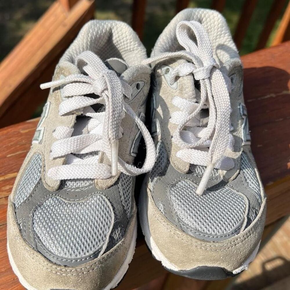New Balance 990 Youth 11 Grey White Unisex Running Play School Sneakers